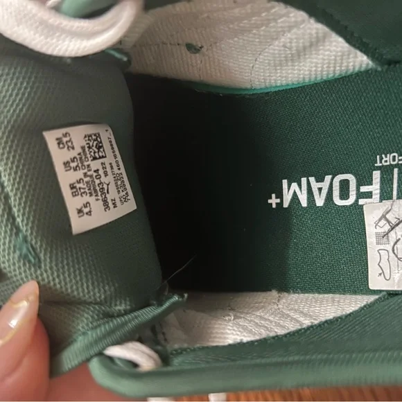 Green Puma shoes men’s size 5.5 (size 7 in women’s) - Picture 4 of 6